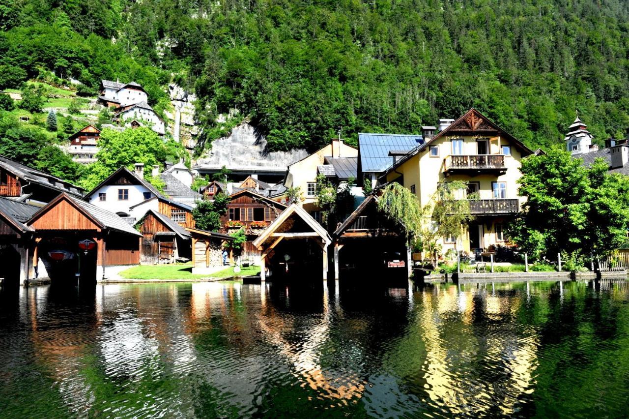 Haus Am Hof - 15Th Century House At The Lake, Near The Marketplace, With A Balcony Hallstatt Exterior foto